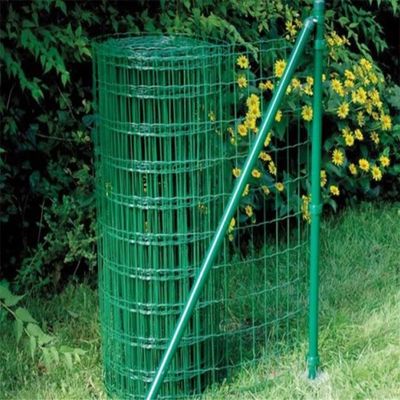 Norme européenne 2.0-4.0mm fil de ferraille soudé clôture arrière-cour Vinyle revêtue fil de ferraille maillage