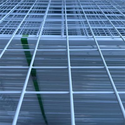 2x2 Panneaux de treillis métalliques soudés en PVC Plaques de treillis métalliques revêtues de plastique 30 m/rôle