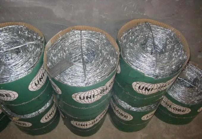 10 kg en acier inoxydable Concertina filet de fil de s&eacute;curit&eacute; filet de fil barbel&eacute; cl&ocirc;ture 12